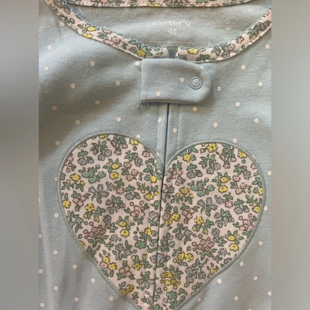 Carter's 4T Feetie Zip Up Pajamas With Hearts/Flowers/Dots